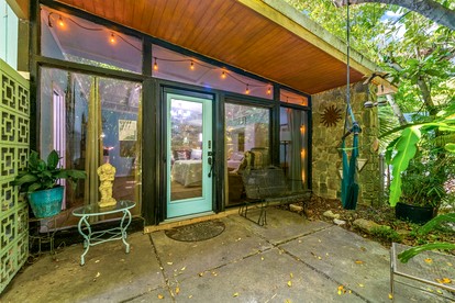 Charming Cottage Nestled Amidst Trees Close to Beach in Panama City Beach, Florida - glamping.directory