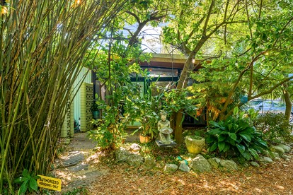 Charming Cottage Nestled Amidst Trees Close to Beach in Panama City Beach, Florida - Panama City Beach, Florida - glamping.directory