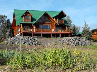 Unique Getaway at Rustic Log Cabin Bed and Breakfast in Hawaiian Acres, Hawaii - glamping.directory