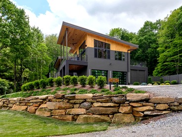 Gorgeous Secluded Vacation Rental in Transylvania County, North Carolina - glamping.directory