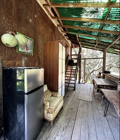 Charming Cabin Ideal for Hikers and Nature Lovers in Topanga, California - Topanga, California - glamping.directory