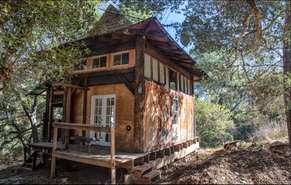 Charming Cabin Ideal for Hikers and Nature Lovers in Topanga, California - glamping.directory