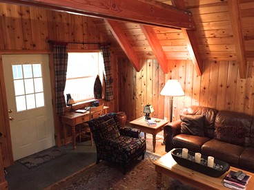 Traditional Log Cabin Rental for Couples on the West Shore of Lake Tahoe, California - Tahoe City, California - glamping.directory