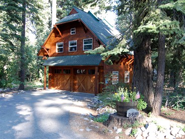 Traditional Log Cabin Rental for Couples on the West Shore of Lake Tahoe, California - glamping.directory