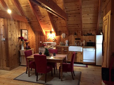 Traditional Log Cabin Rental for Couples on the West Shore of Lake Tahoe, California - Tahoe City, California - glamping.directory