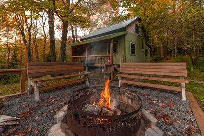 Romantic Cabin Rental Overlooking Otter Creek in the Adirondacks of Upstate New York - Brantingham, New York - glamping.directory