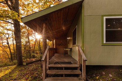 Romantic Cabin Rental Overlooking Otter Creek in the Adirondacks of Upstate New York - Brantingham, New York - glamping.directory