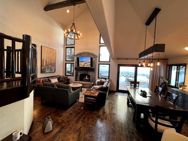 Serene Mountain Retreat with Hot Tub and Pool Table near Arrowhead Lift in Edwards, Colorado - Edwards, Colorado - glamping.directory