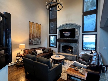 Serene Mountain Retreat with Hot Tub and Pool Table near Arrowhead Lift in Edwards, Colorado - Edwards, Colorado - glamping.directory