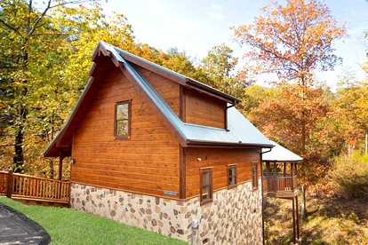Gorgeous Cabin Rental with Amazing Views of the Great Smokies in Tennessee - Gatlinburg, Tennessee - glamping.directory