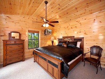 Gorgeous Cabin Rental with Amazing Views of the Great Smokies in Tennessee - Gatlinburg, Tennessee - glamping.directory