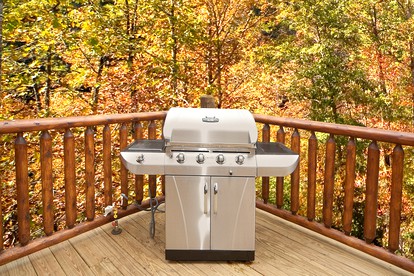 Gorgeous Cabin Rental with Amazing Views of the Great Smokies in Tennessee - Gatlinburg, Tennessee - glamping.directory