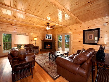 Gorgeous Cabin Rental with Amazing Views of the Great Smokies in Tennessee - Gatlinburg, Tennessee - glamping.directory