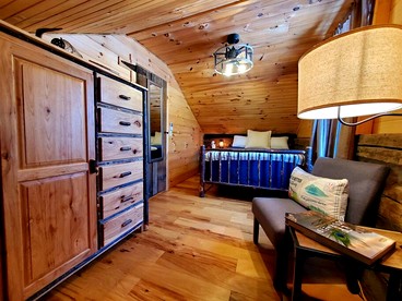 Renovated Cottage with Spa Surrounded by Beautiful Hiking Trails by Tappan Lake in Ohio - Deersville, Ohio - glamping.directory