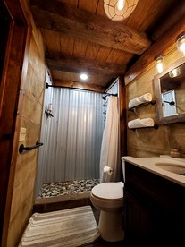 Renovated Cottage with Spa Surrounded by Beautiful Hiking Trails by Tappan Lake in Ohio - Deersville, Ohio - glamping.directory