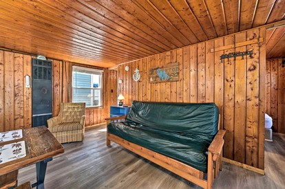 Pet-Friendly Lake Cabin with Dock & Kayaks & Fire Pit in Houghton Lake, Michigan - Houghton Lake, Michigan - glamping.directory