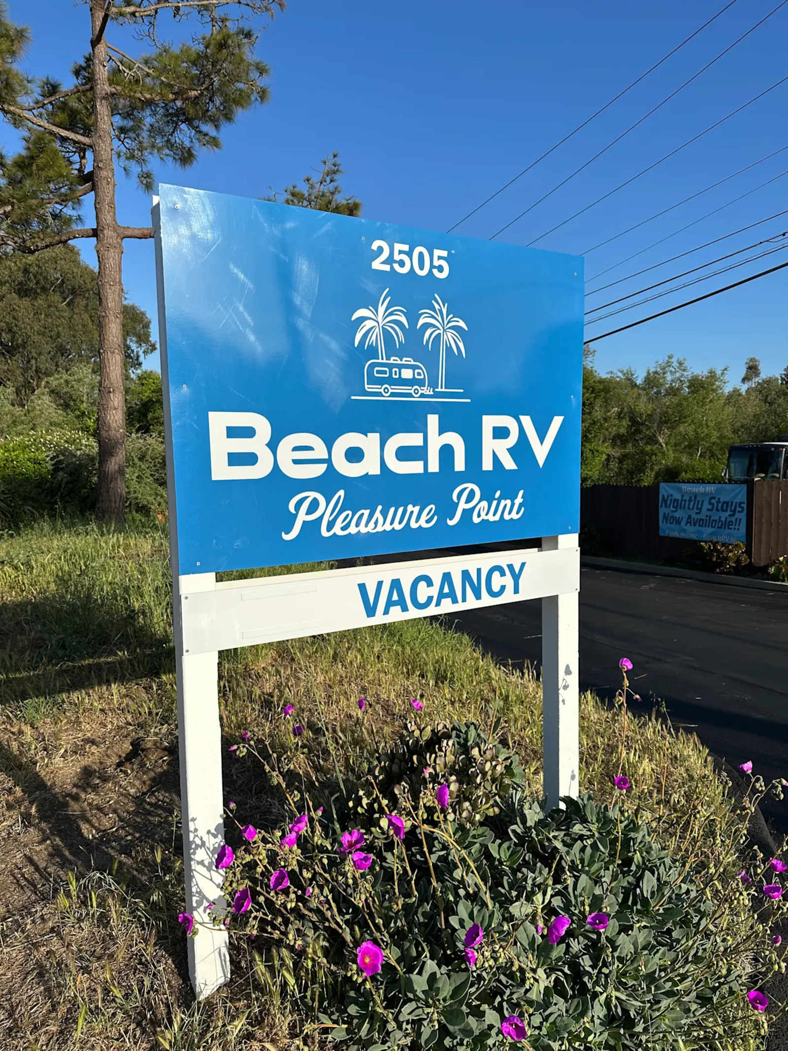 Beach RV Pleasure Point - Santa Cruz, California - glamping.directory