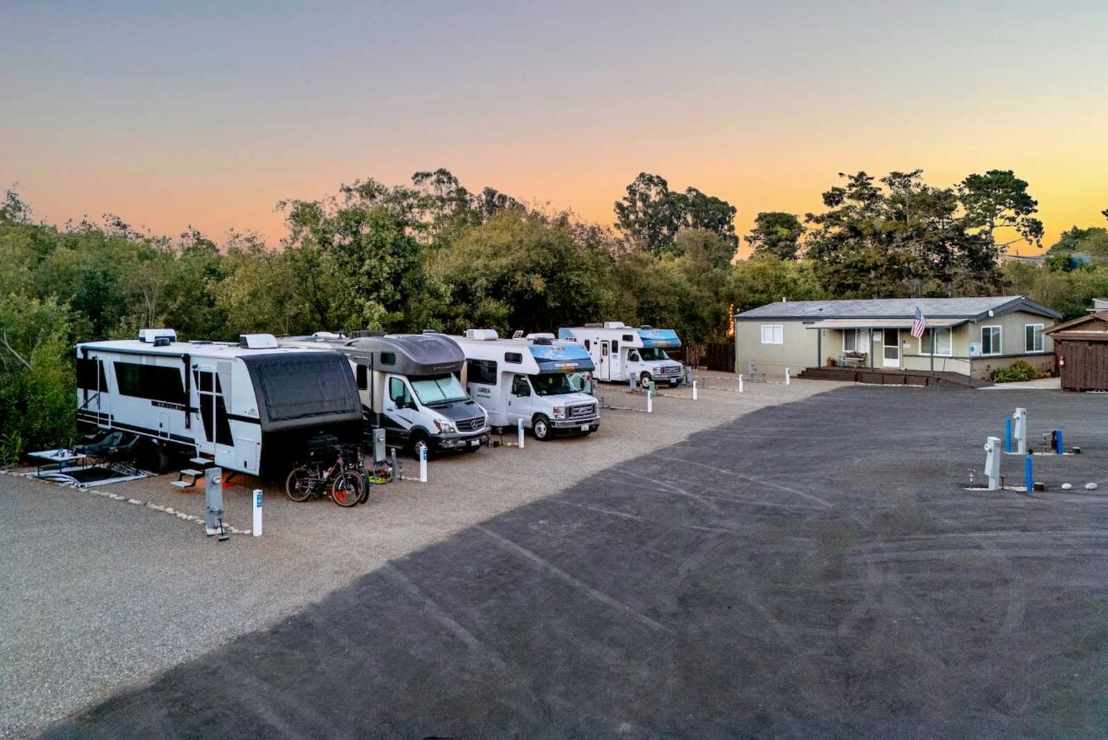Beach RV Pleasure Point - Santa Cruz, California - glamping.directory