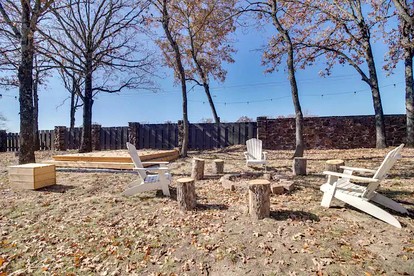 Cozy Studio Retreat with Scenic 5-Acre Views, Near City Lake & Cherokee Casino in Gentry, Arkansas - Gentry, Arkansas - glamping.directory