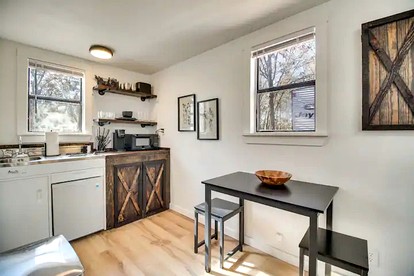 Cozy Studio Retreat with Scenic 5-Acre Views, Near City Lake & Cherokee Casino in Gentry, Arkansas - Gentry, Arkansas - glamping.directory