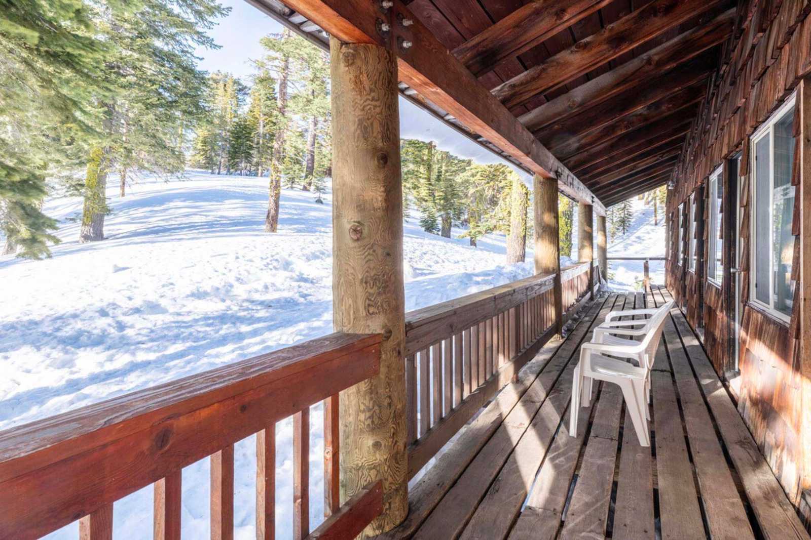 Clair Tappaan Lodge - Soda Springs, California - glamping.directory