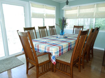 Lovely Cottage Rental with Seasonal Heated Swimming Pool on Beaver Lake, Arkansas - Rogers, Arkansas - glamping.directory
