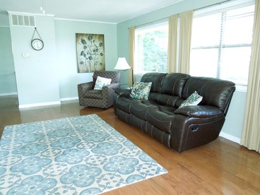 Lovely Cottage Rental with Seasonal Heated Swimming Pool on Beaver Lake, Arkansas - Rogers, Arkansas - glamping.directory