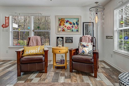Stylish Wills Point Cottage near Dallas Ideal for Romantic Getaways in Texas - Wills Point, Texas - glamping.directory