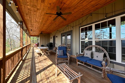 Lake Cabin Fully Equipped Ideal for Big Families in Topton, North Carolina - Topton, North Carolina - glamping.directory