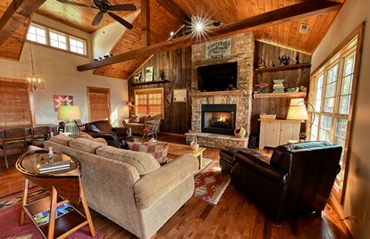 Lake Cabin Fully Equipped Ideal for Big Families in Topton, North Carolina - Topton, North Carolina - glamping.directory