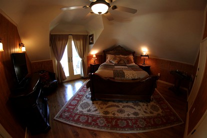 Magnificent Accommodation for a Romantic Getaway in Bellingham, Washington - Bellingham, Washington - glamping.directory