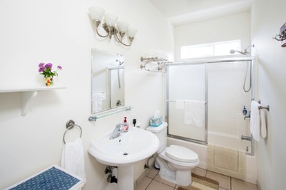 Tranquil Suite Rental with Covered Lanai on the Kona Coast, Hawaii - Kailua-Kona, Hawaii - glamping.directory