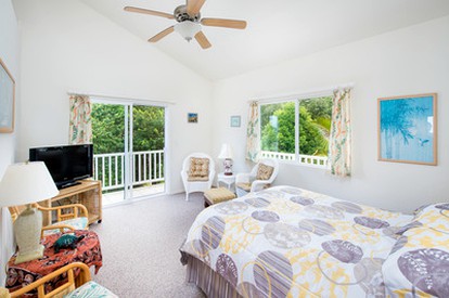 Tranquil Suite Rental with Covered Lanai on the Kona Coast, Hawaii - Kailua-Kona, Hawaii - glamping.directory