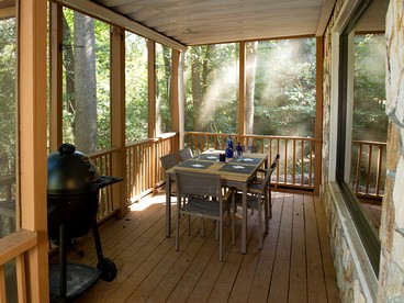 Stunning Lakefront Cabin with a Pool Table in Gainesville, Georgia - Gainesville, Georgia - glamping.directory