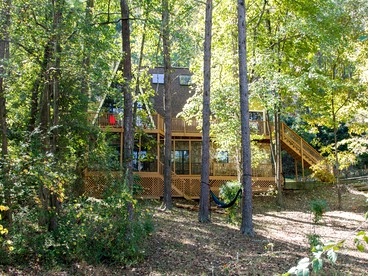 Stunning Lakefront Cabin with a Pool Table in Gainesville, Georgia - Gainesville, Georgia - glamping.directory