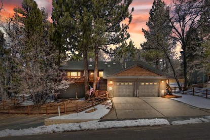 Moonridge Magic: Cabin with Hot Tub for Your Mountain Retreat - glamping.directory