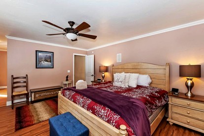 Moonridge Magic: Cabin with Hot Tub for Your Mountain Retreat - San Bernardino, California - glamping.directory