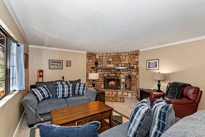 Moonridge Magic: Cabin with Hot Tub for Your Mountain Retreat - San Bernardino, California - glamping.directory