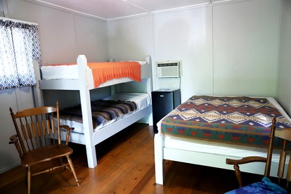 Rustic Camping Cabin near Silver Dollar City, Perfect for a Small Family Summer Holiday - Branson, Missouri - glamping.directory