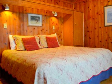 Delightful and Accessible Cabin for a Weekend Getaway near Baltimore, Maryland - Tilghman Island, Maryland - glamping.directory