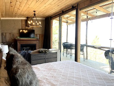 Cozy Cabin Rental on a Farm for a Weekend Getaway in Tennessee - Sweetwater, Tennessee - glamping.directory