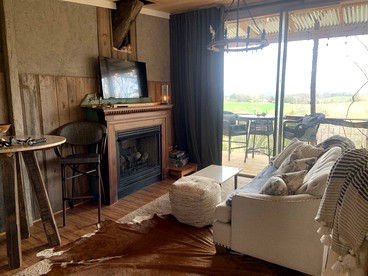 Cozy Cabin Rental on a Farm for a Weekend Getaway in Tennessee - Sweetwater, Tennessee - glamping.directory
