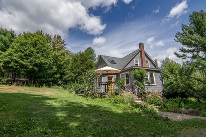 Incredible House with Stunning Decor on a Private Farm Along Silver Lake in Woodridge, New York - Woodridge, New York - glamping.directory