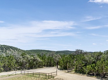 Private Romantic Cabin Perfect for Couples in Texas - Bandera, Texas - glamping.directory