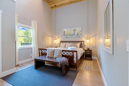 Luxurious Mountain Retreat with Hot Tub & Game Room near Downtown Breckenridge, Colorado - Breckenridge, Colorado - glamping.directory