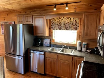 Exceptional Log Cabin for Families and Groups with Hot Tub, Arcade, and Pool Table in Sevierville, Tennessee - Sevierville, Tennessee - glamping.directory
