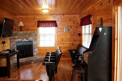 Exceptional Log Cabin for Families and Groups with Hot Tub, Arcade, and Pool Table in Sevierville, Tennessee - Sevierville, Tennessee - glamping.directory
