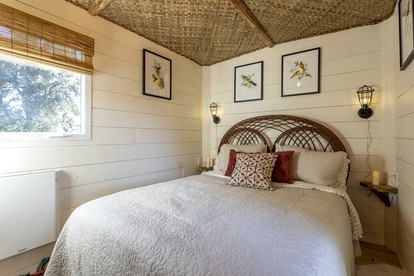 Unique Western-Themed Cabin Rental for Secluded Getaway in Warner Springs, California - Warner Springs, California - glamping.directory