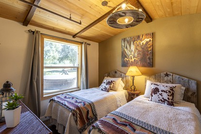 Unique Western-Themed Cabin Rental for Secluded Getaway in Warner Springs, California - Warner Springs, California - glamping.directory