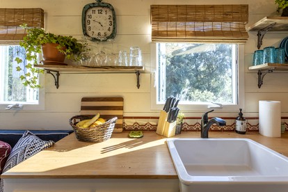 Unique Western-Themed Cabin Rental for Secluded Getaway in Warner Springs, California - Warner Springs, California - glamping.directory